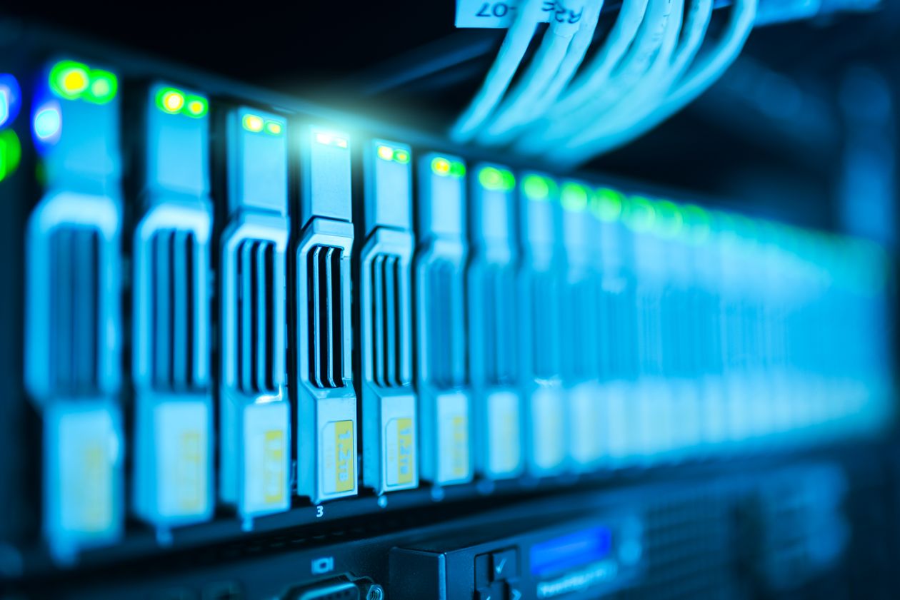 Servidores de hospedagem premium em data center
